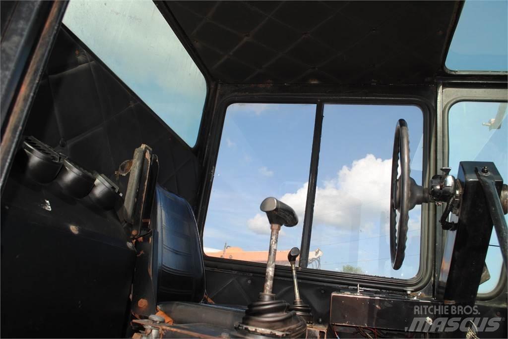International 4700 Boom / Crane / Bucket Trucks