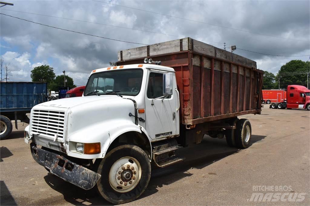 International 4900 Dump Trucks