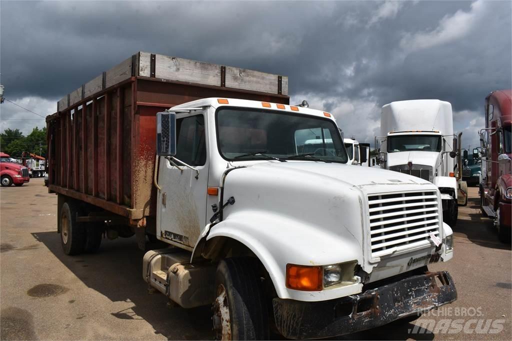 International 4900 Dump Trucks