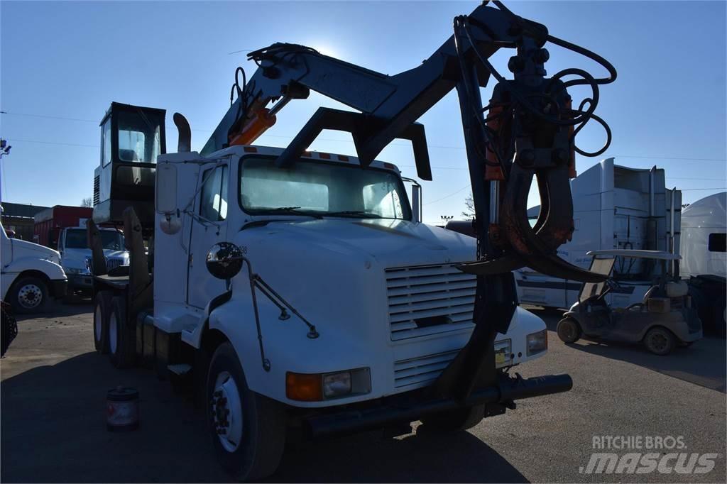 International 8200 Crane trucks