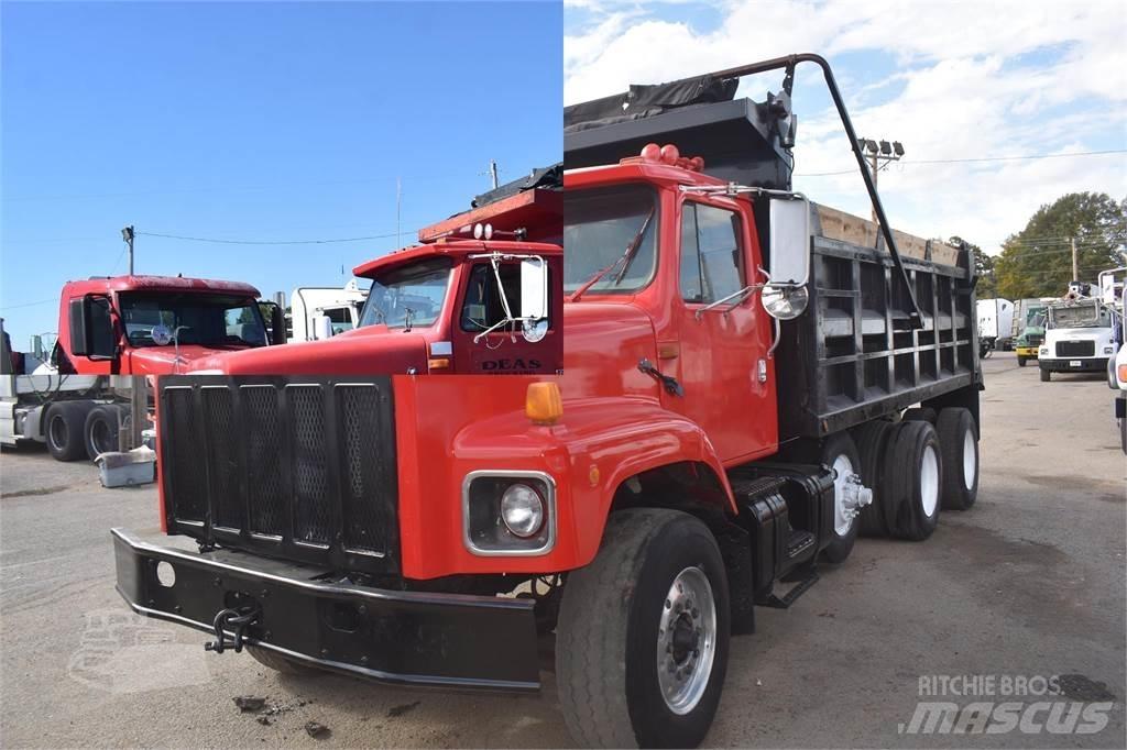 International S2600 Dump Trucks