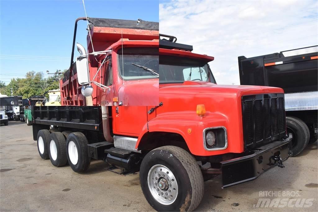 International S2600 Dump Trucks