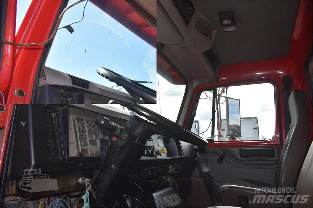 International S2600 Dump Trucks