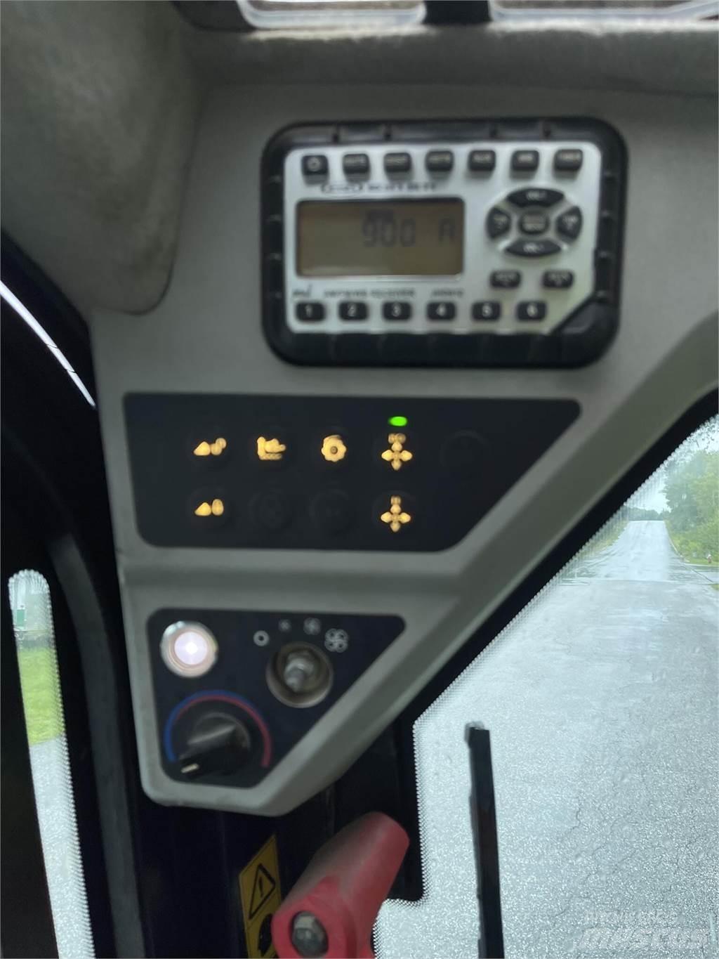 JCB 260T Skid Steer Loaders
