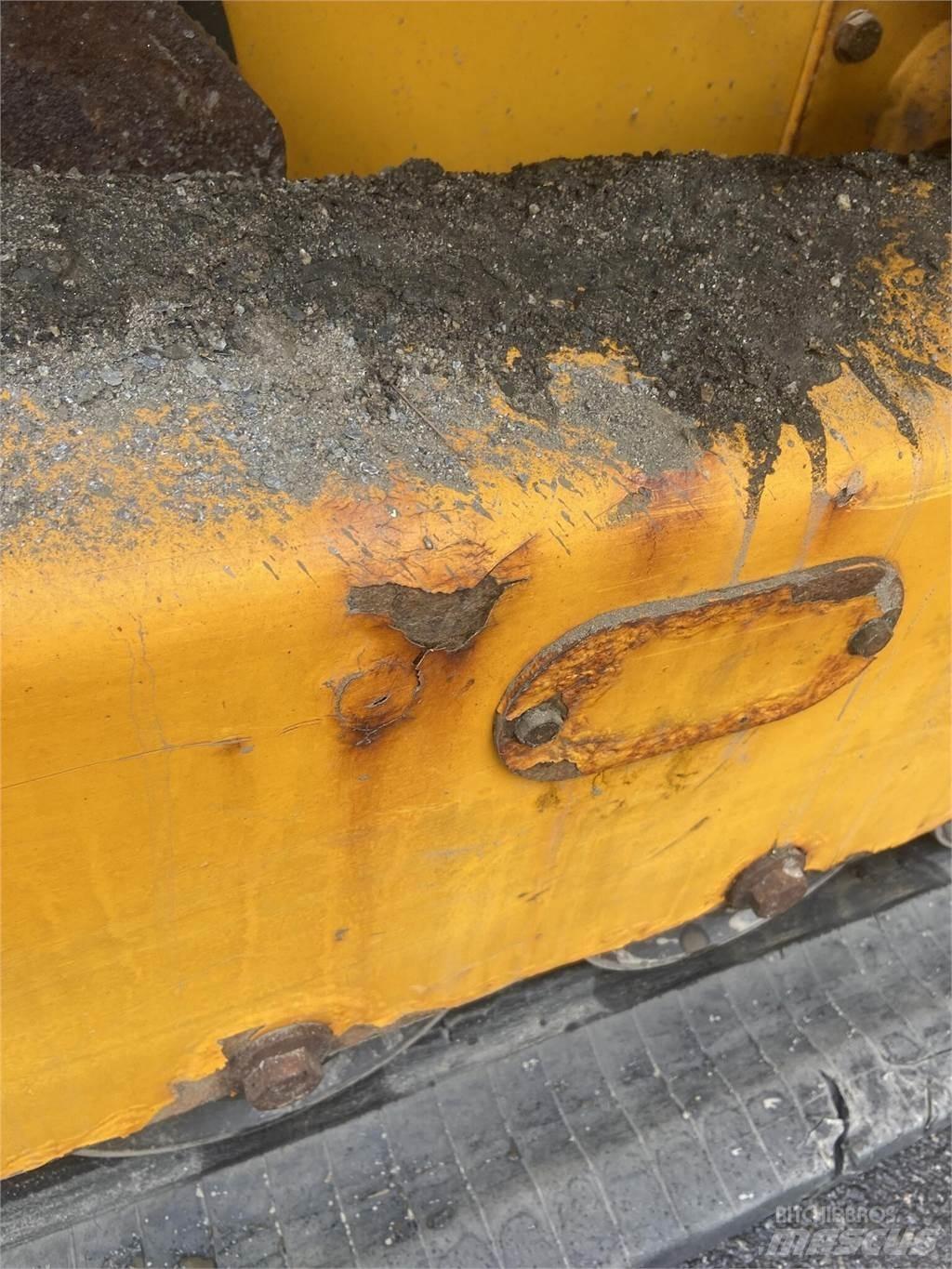 JCB 260T Skid Steer Loaders