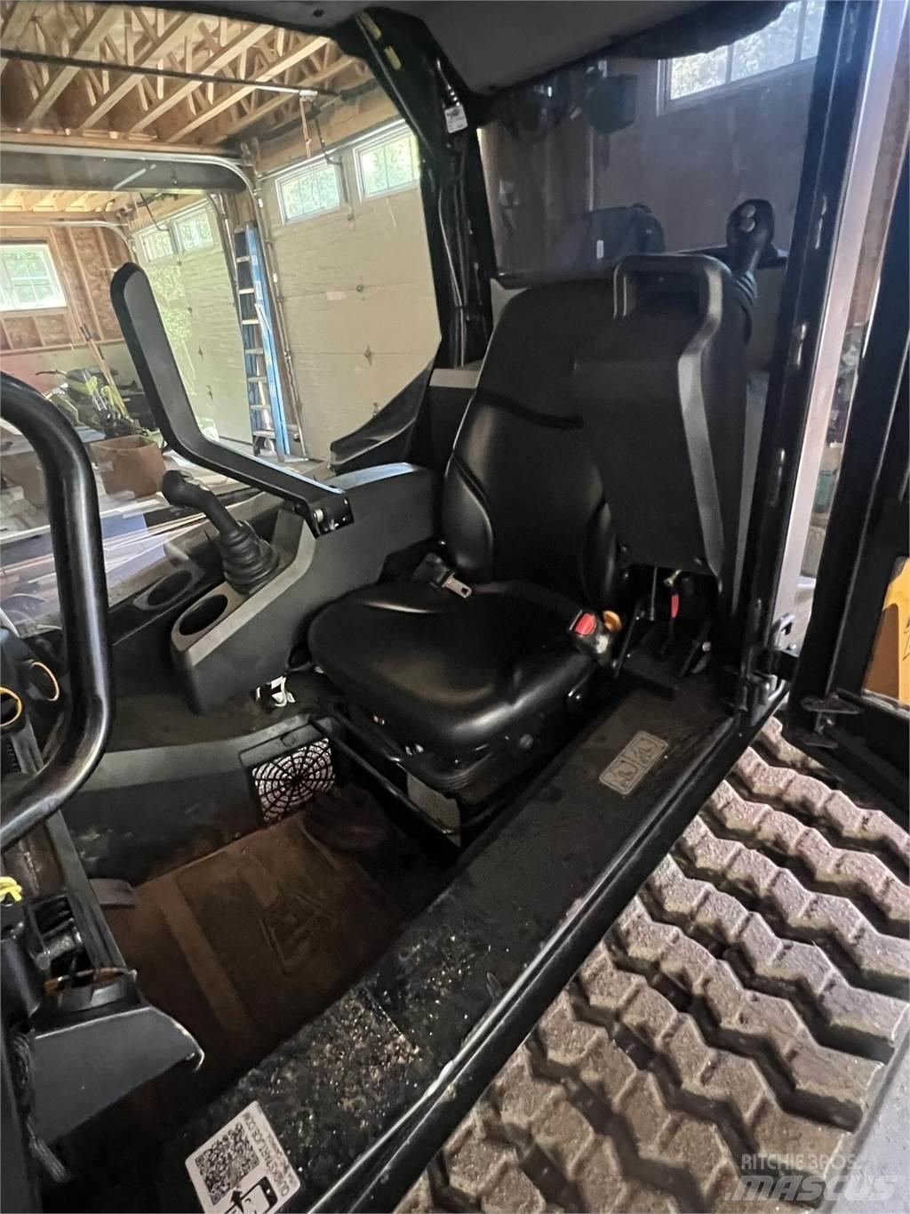 JCB 270T Skid Steer Loaders