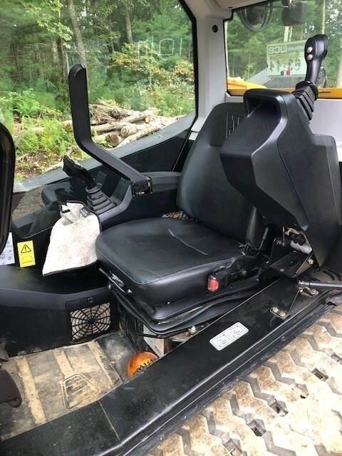 JCB 300T Skid Steer Loaders