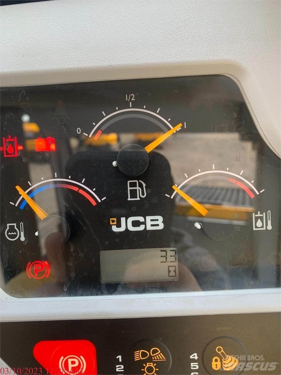 JCB 3TS-8T Skid Steer Loaders