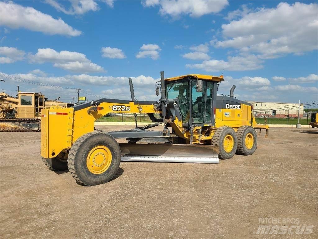 John Deere 672G Motor Graders