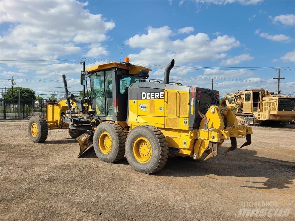 John Deere 672G Motor Graders
