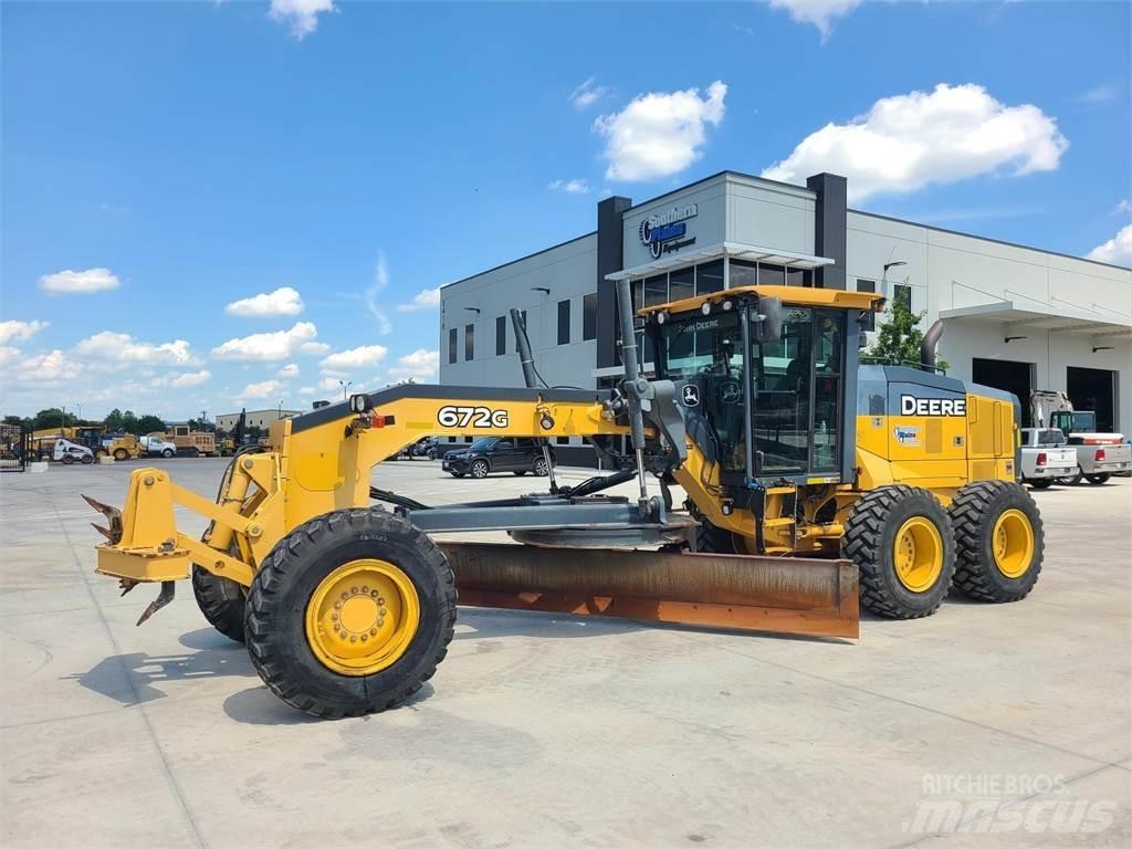 John Deere 672G Motor Graders