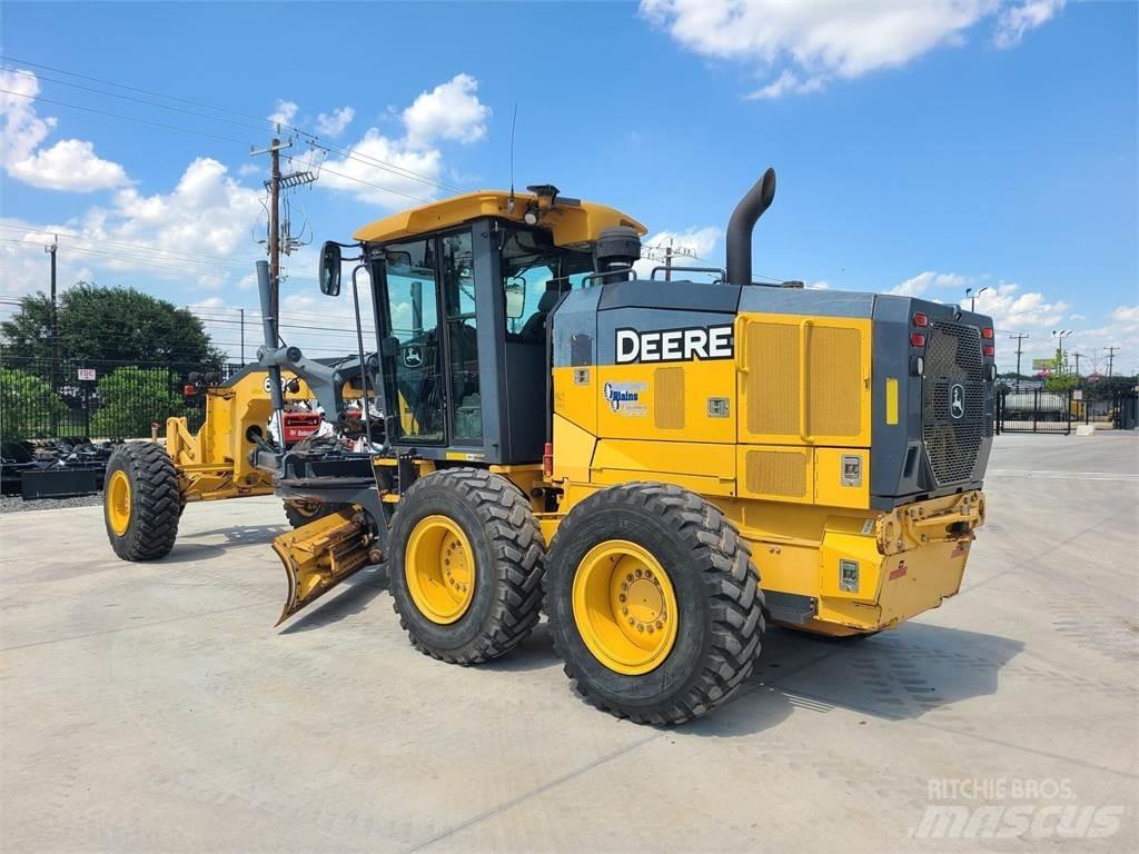 John Deere 672G Motor Graders