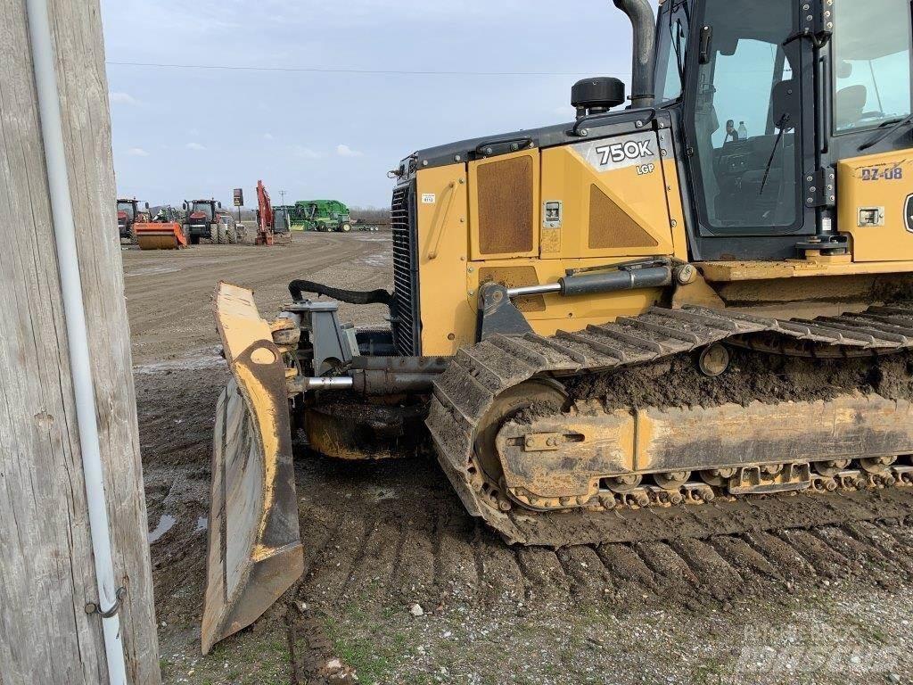 John Deere 750K LGP Crawler dozers