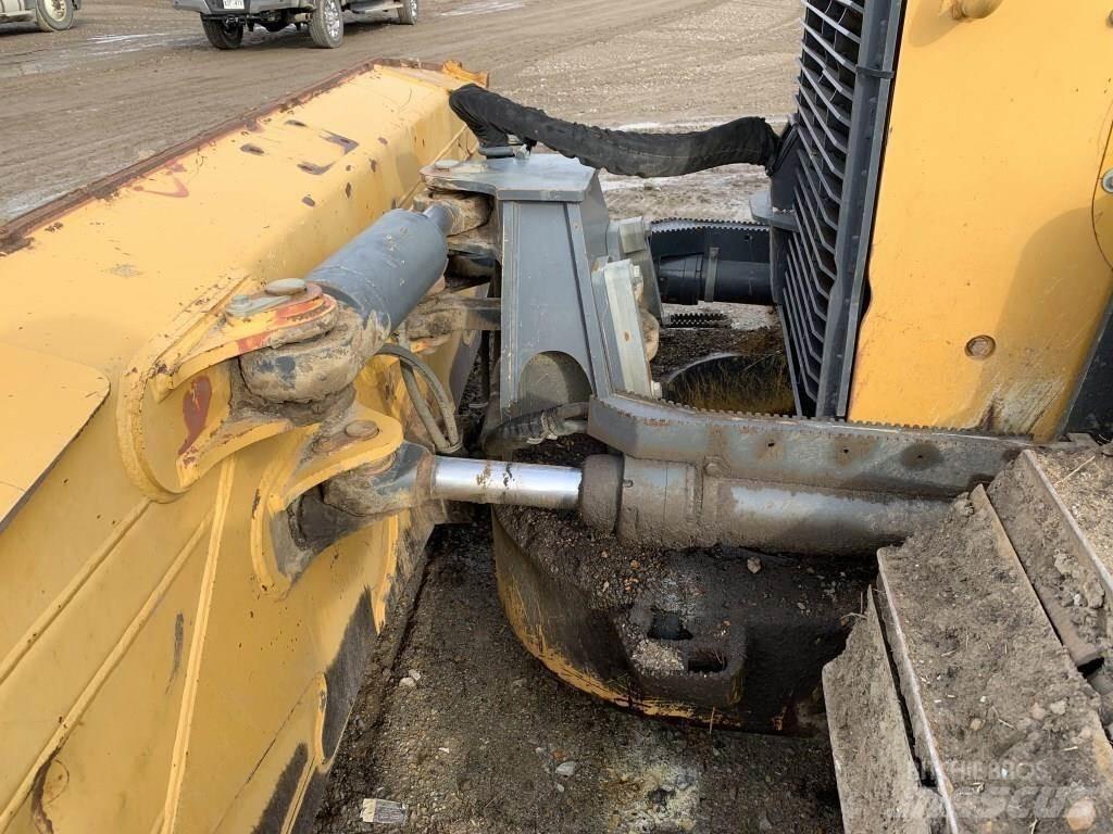 John Deere 750K LGP Crawler dozers