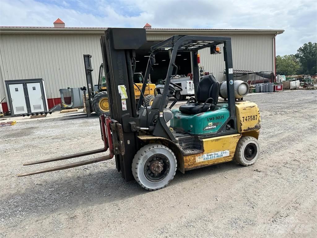 Komatsu FG25T-14 Misc Forklifts