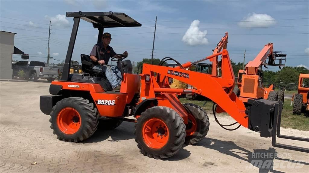 Kubota R520 Wheel Loaders