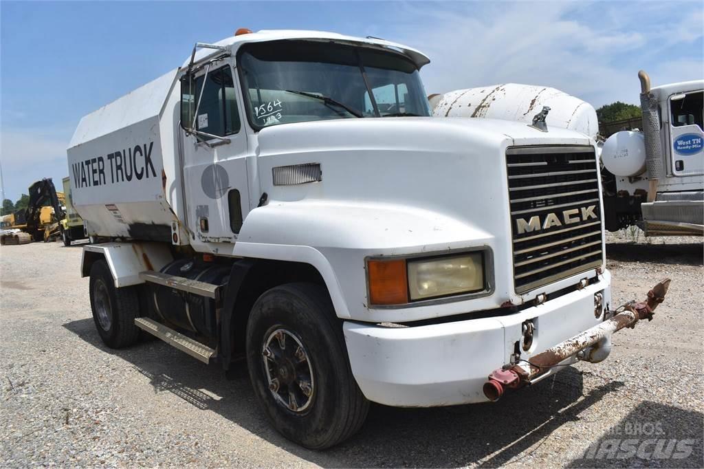 Mack CH613 Tank Trucks