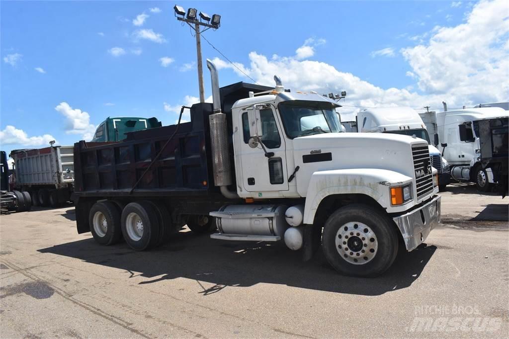 Mack CHN613 Dump Trucks