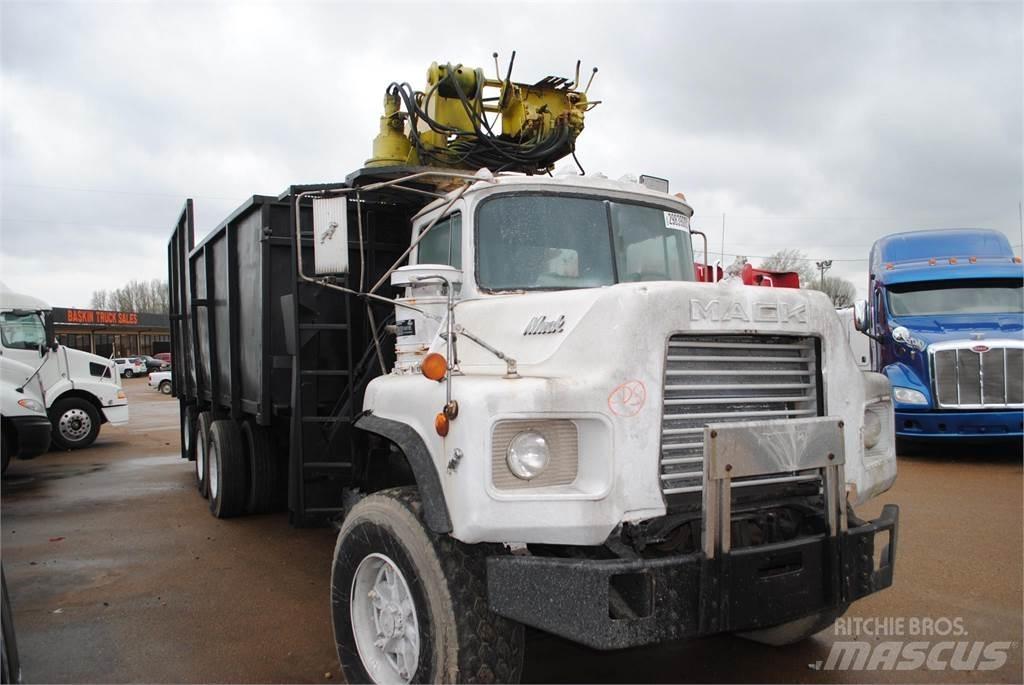 Mack DM690S Boom / Crane / Bucket Trucks