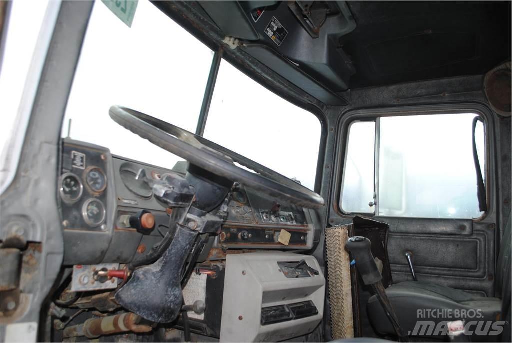 Mack DM690S Boom / Crane / Bucket Trucks
