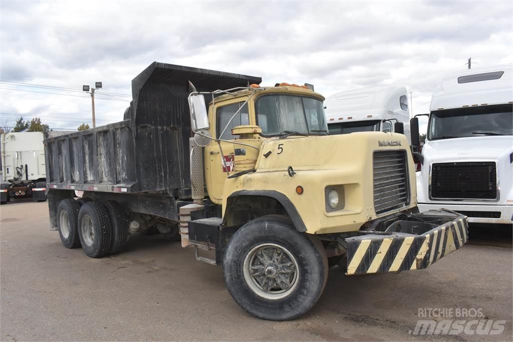 Mack DM690S Dump Trucks