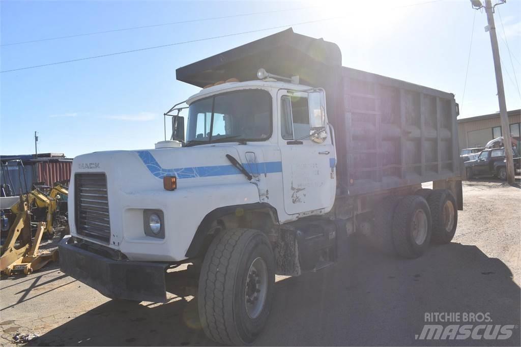Mack DM690S Dump Trucks