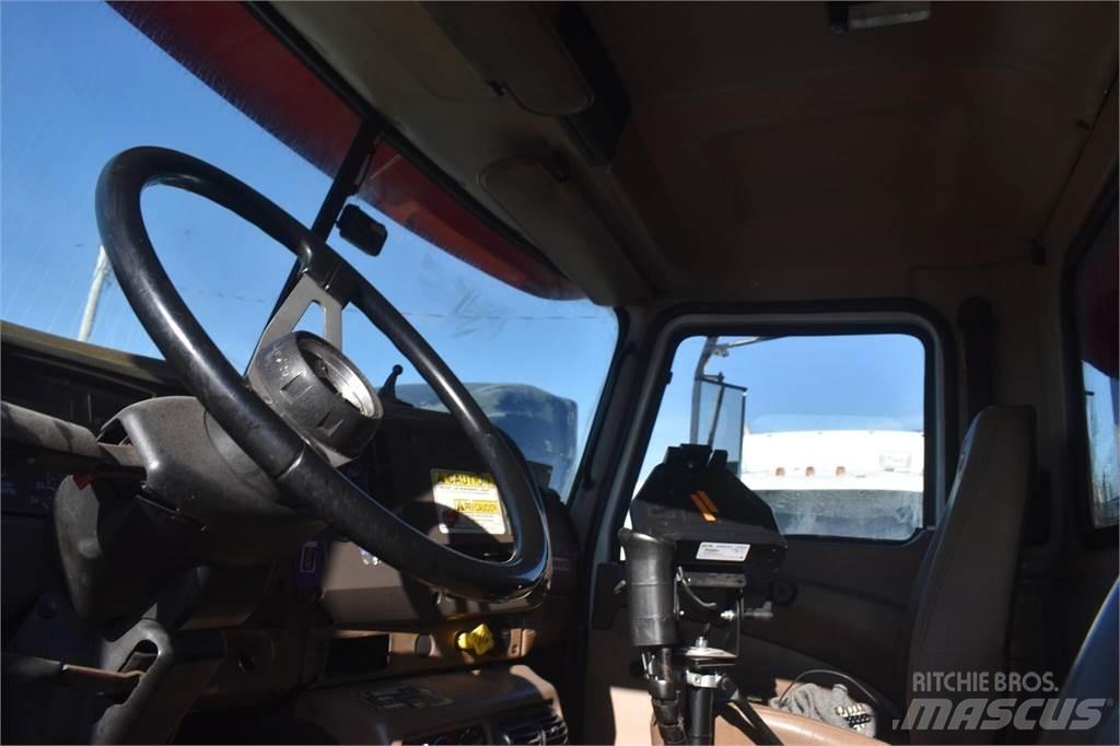 Mack GRANITE CV713 Dump Trucks