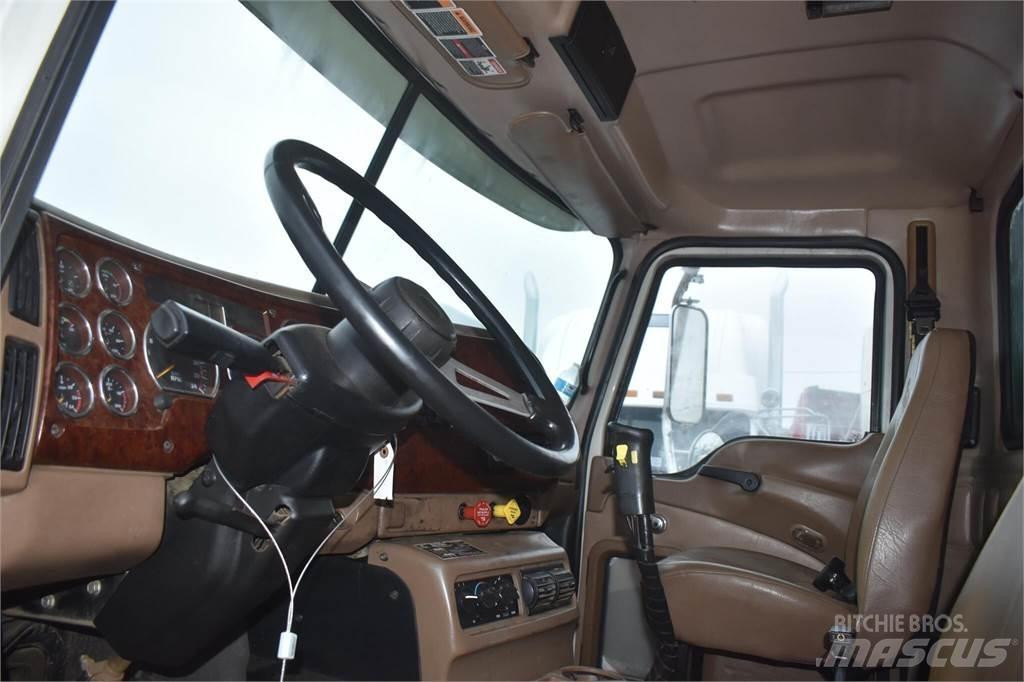 Mack GRANITE CV713 Dump Trucks