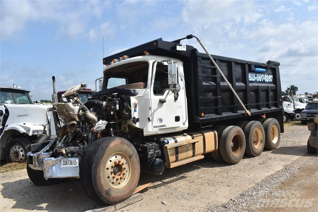 Mack GRANITE GU713 Dump Trucks