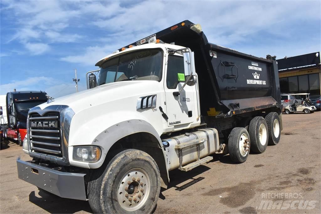 Mack GRANITE GU713 Dump Trucks