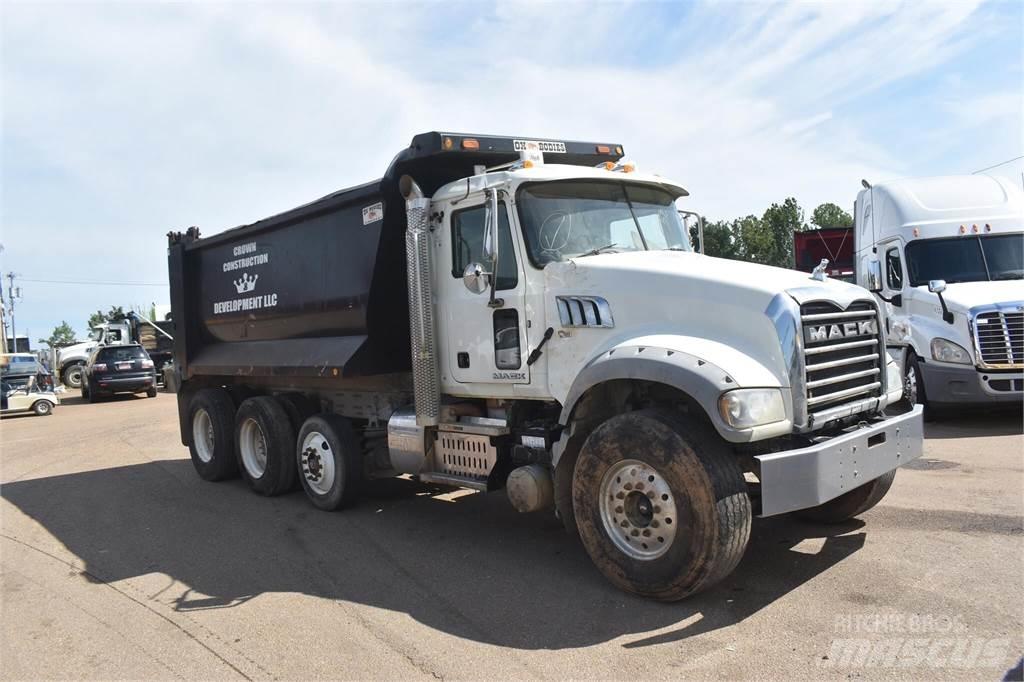 Mack GRANITE GU713 Dump Trucks