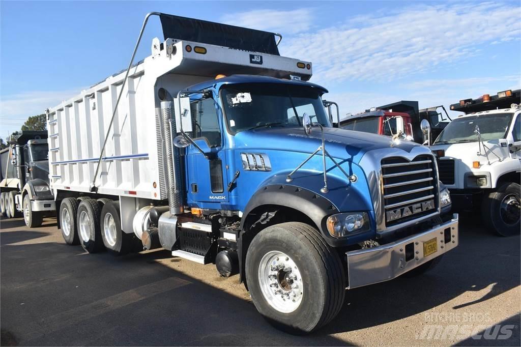 Mack GRANITE GU713 Dump Trucks