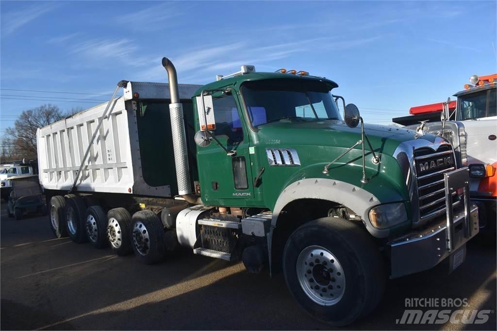 Mack GRANITE GU713 Dump Trucks