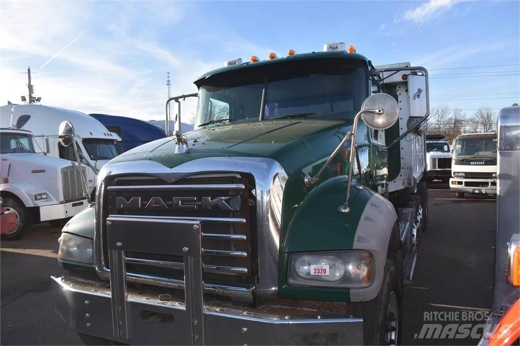 Mack GRANITE GU713 Dump Trucks