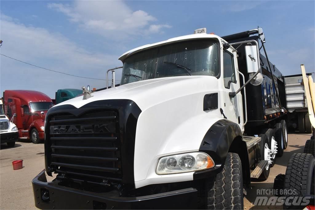 Mack GRANITE GU813 Dump Trucks