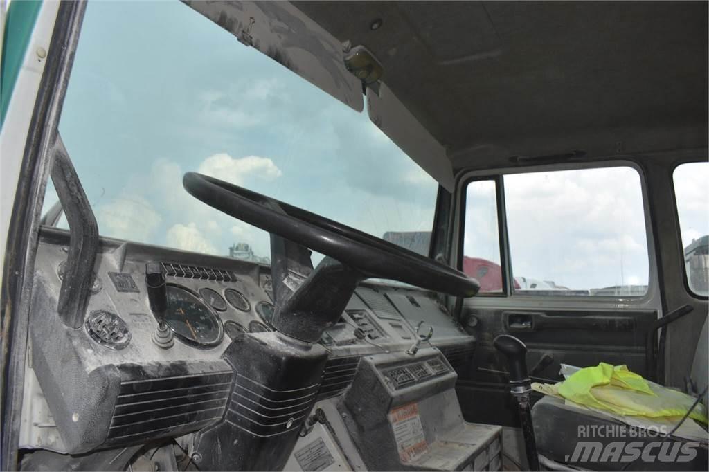 Mack MIDLINER CS200 Tank Trucks