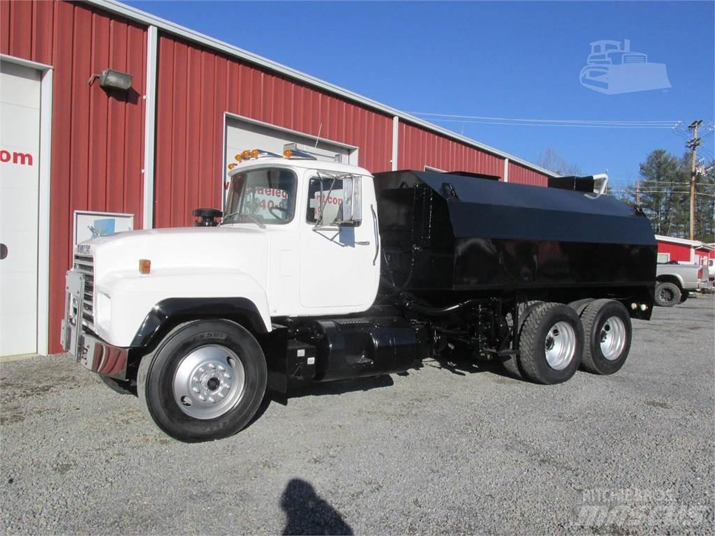 Mack R685S Tank Trucks
