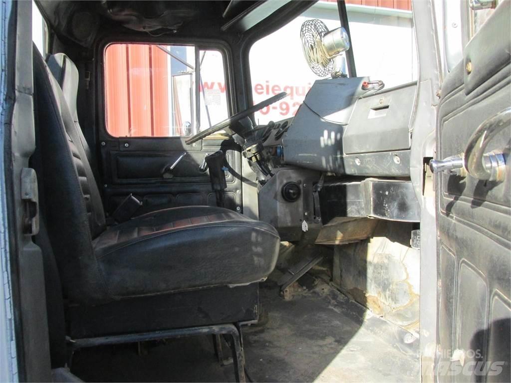 Mack R685S Tank Trucks