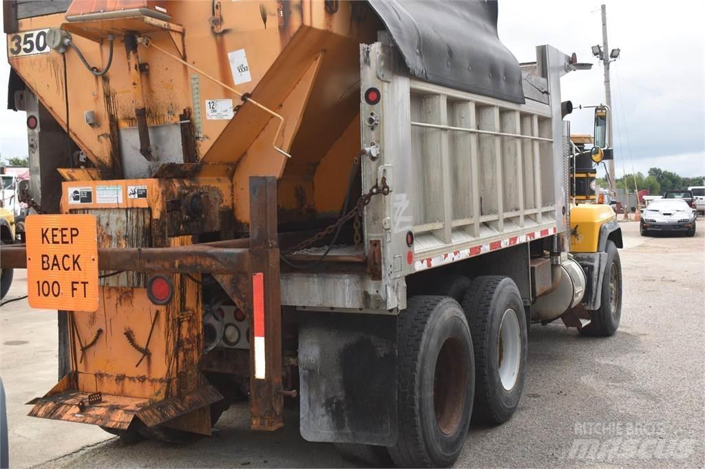Mack RD688S Dump Trucks