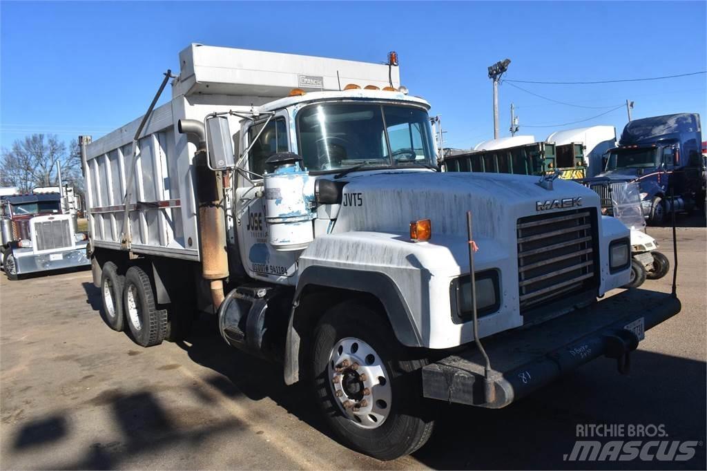 Mack RD688S Dump Trucks
