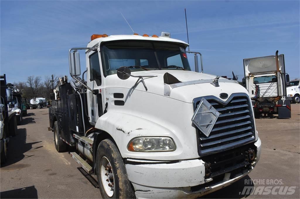 Mack VISION CX612 Work Trucks / Municipal