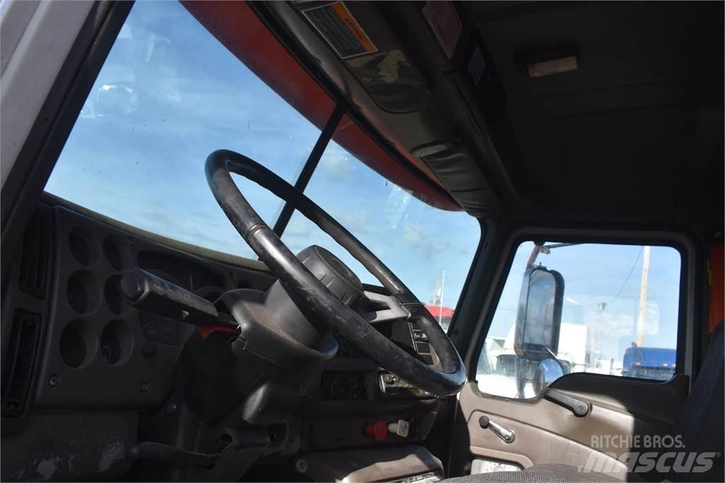 Mack VISION CX612 Dump Trucks