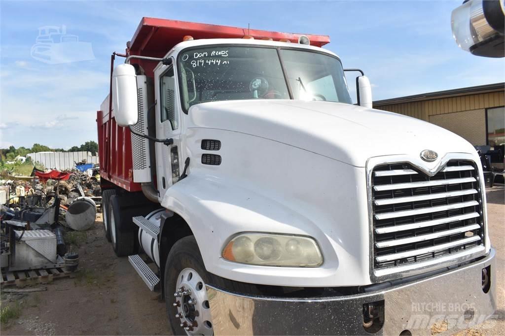 Mack VISION CXN613 Dump Trucks