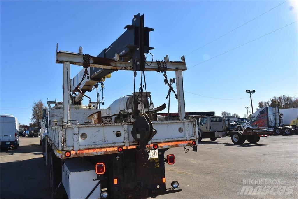 National 638E2 Boom / Crane / Bucket Trucks