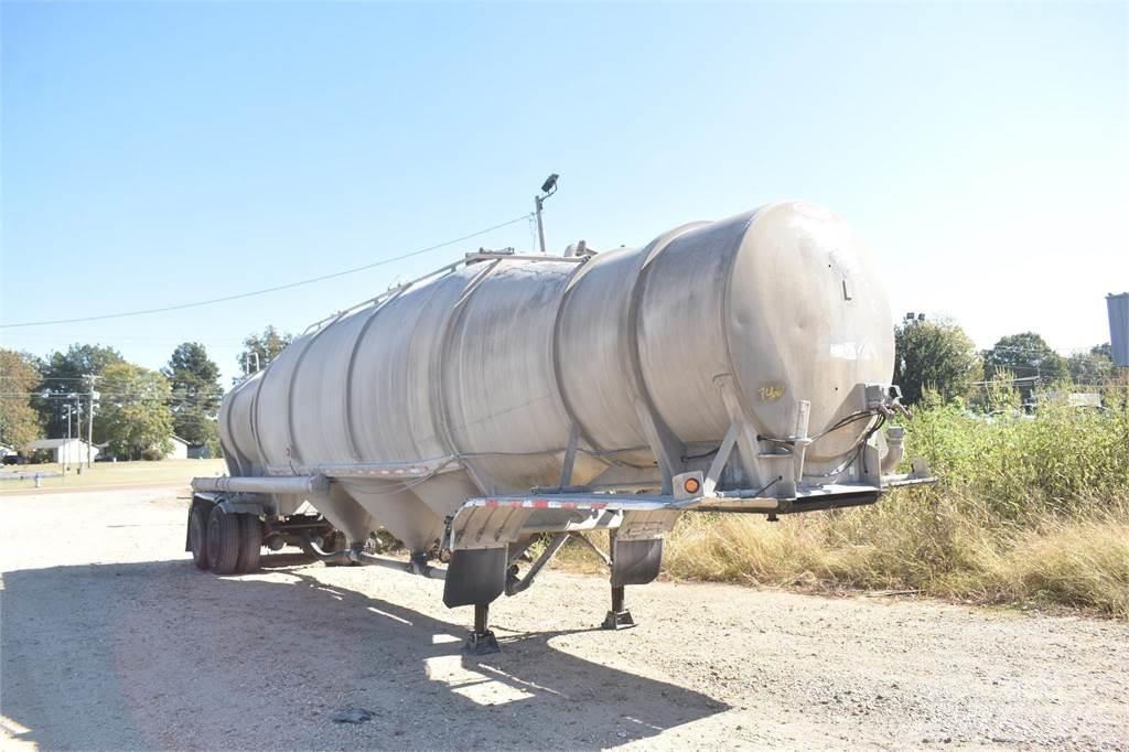  PENSKE Tank Trailers