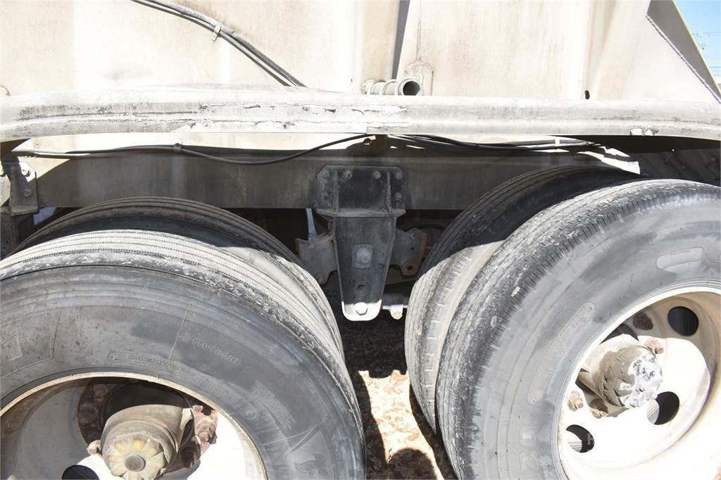  PENSKE Tank Trailers