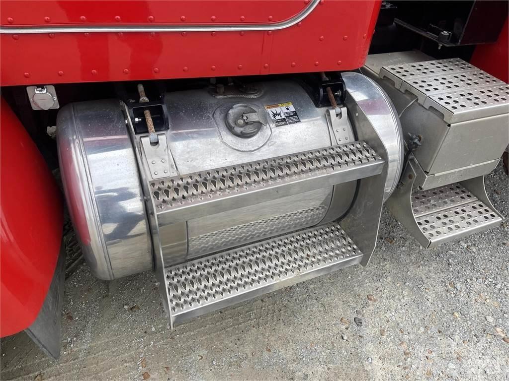 Peterbilt 337 Work Trucks / Municipal
