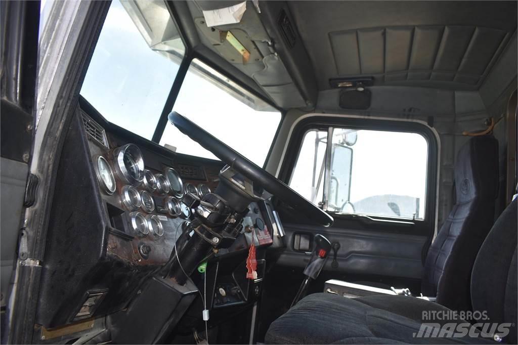 Peterbilt 379EXHD Dump Trucks
