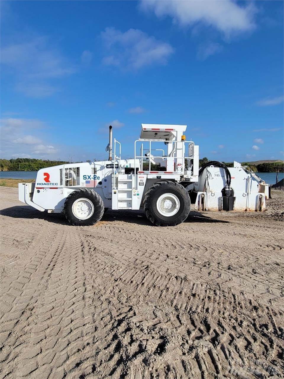 Roadtec SX2E Asphalt Recycling Equipment