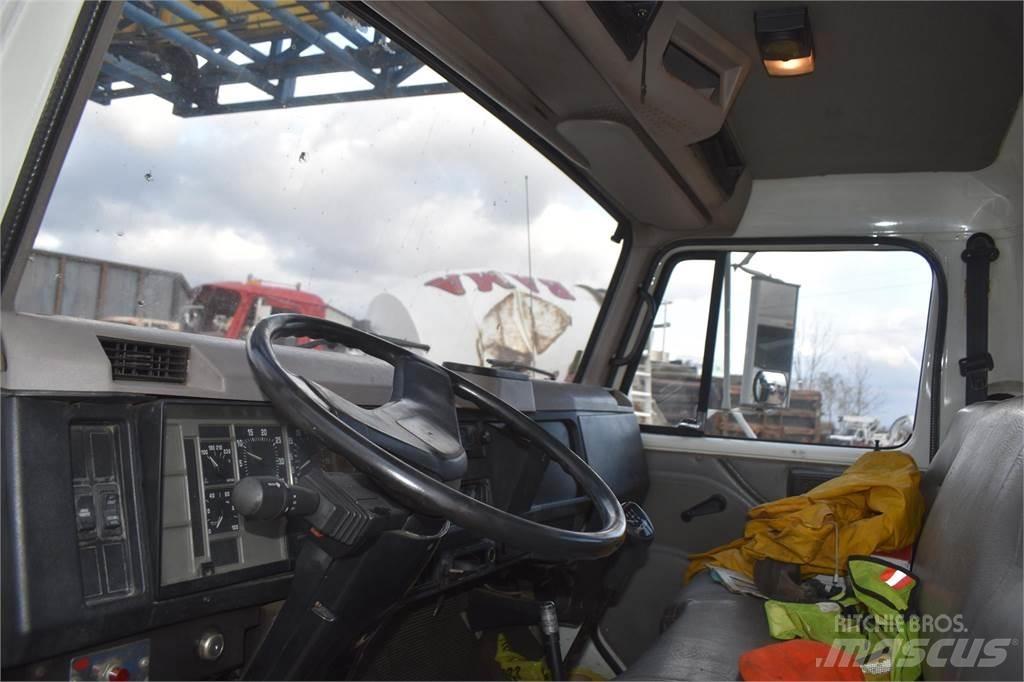  SPONCO M55 Boom / Crane / Bucket Trucks